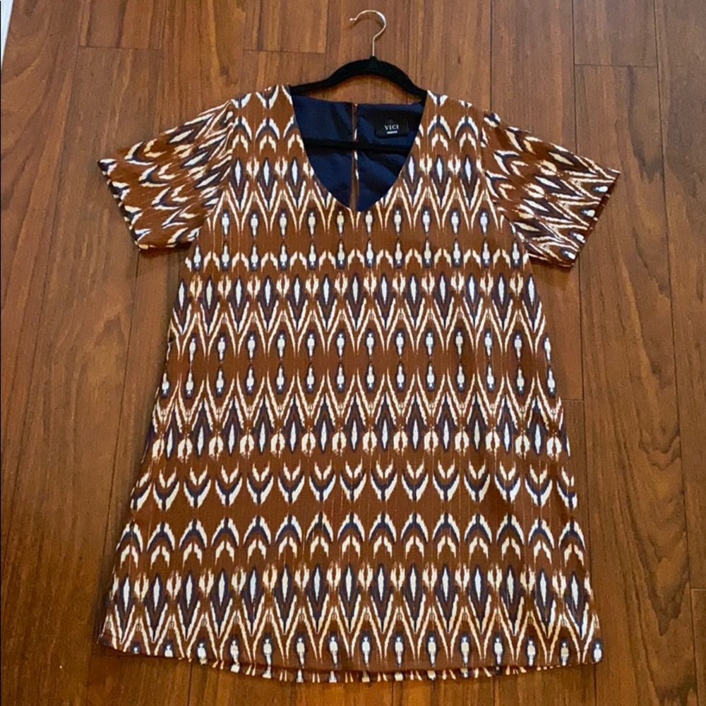 Short sleeve dress